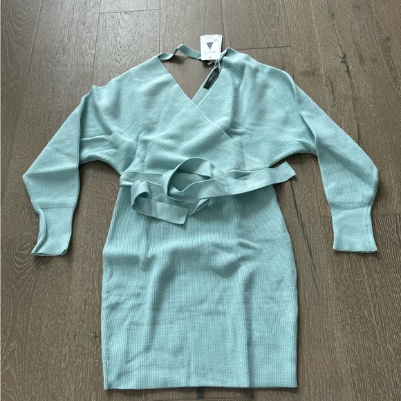 Zesica v-neck sweater dress - Picture 1 of 6